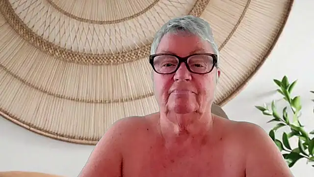 Snapshot of GrannyChrissy68 chatting on April 19, 2026, 12:28 pm GrannyChrissy68 online show from April 19, 2026, 12:28 pm