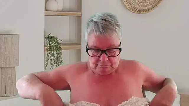 Snapshot of GrannyChrissy68 chatting on May 7, 2026, 9:18 pm GrannyChrissy68 online show from May 7, 2026, 9:18 pm