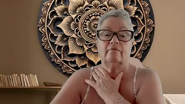 GrannyChrissy68 online show from March 4, 2026, 2:25 pm