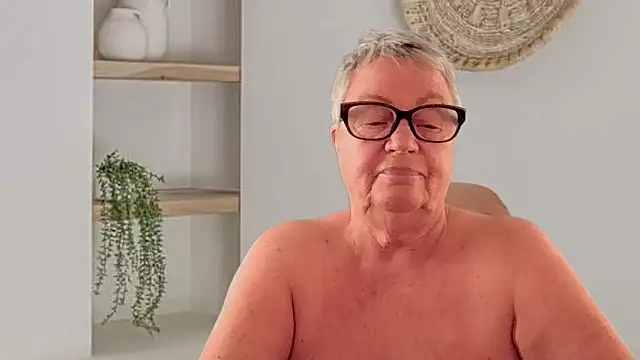 Snapshot of GrannyChrissy68 chatting on May 28, 2026, 12:44 pm GrannyChrissy68 online show from May 28, 2026, 12:44 pm