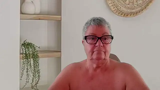 Snapshot of GrannyChrissy68 chatting on June 28, 2026, 12:33 pm GrannyChrissy68 online show from June 28, 2026, 12:33 pm