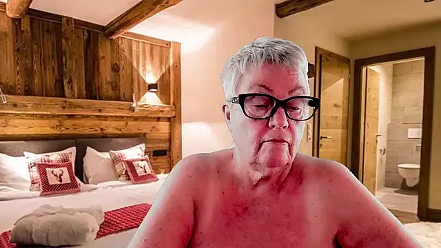 GrannyChrissy68 online show from February 22, 2026, 2:41 pm