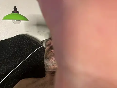 Snapshot of Trainee2Bpeed chatting on September 12, 2025, 1:55 pm Trainee2Bpeed online show from September 12, 2025, 1:55 pm