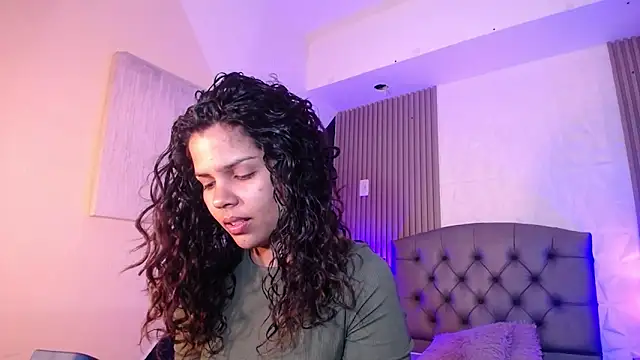 Snapshot of ximena_diaz chatting on February 20, 2025, 8:47 pm ximena diaz online show from February 20, 2025, 8:47 pm