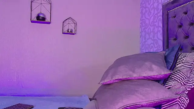 Snapshot of MariiePrice chatting on January 3, 2025, 8:32 am MariiePrice online show from January 3, 2025, 8:32 am