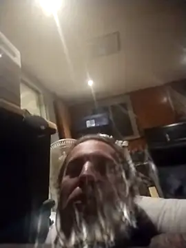 trucker1979 online show from December 14, 2025, 8:09 am