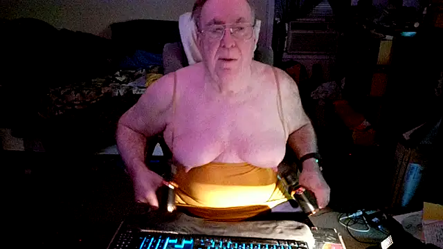 Toastir online show from December 4, 2025, 10:20 pm