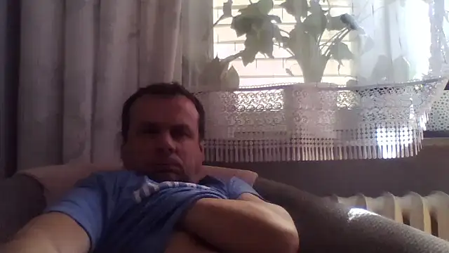 grzes19763 online show from April 16, 2026, 12:17 pm