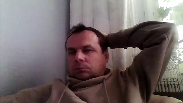 grzes19763 online show from April 15, 2026, 8:42 am