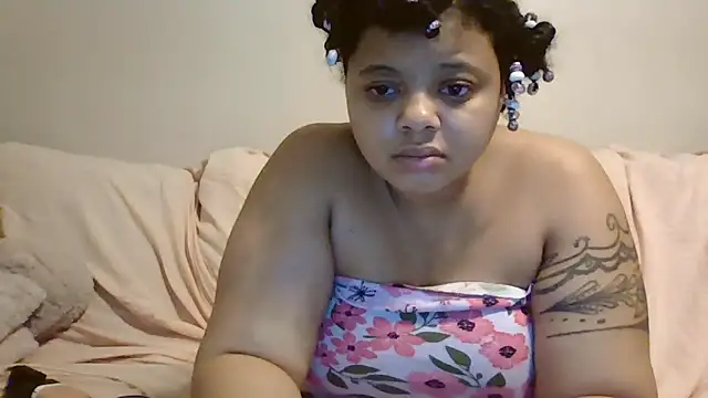 Snapshot of beautylovess chatting on May 15, 2026, 11:14 pm beautylovess online show from May 15, 2026, 11:14 pm