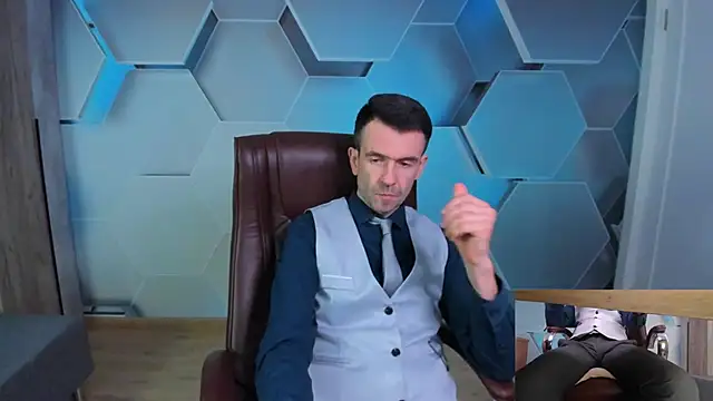 SteveTiger online show from April 22, 2026, 9:16 am