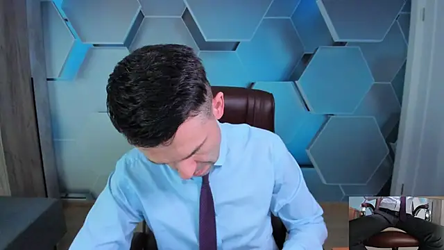 SteveTiger online show from April 17, 2026, 10:51 am