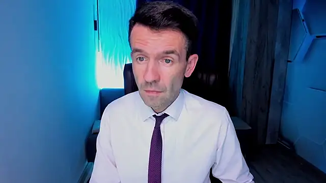 Snapshot of SteveTiger chatting on October 10, 2025, 12:17 pm SteveTiger online show from October 10, 2025, 12:17 pm