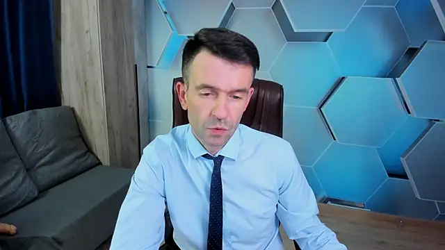 Snapshot of SteveTiger chatting on November 13, 2025, 2:43 pm SteveTiger online show from November 13, 2025, 2:43 pm