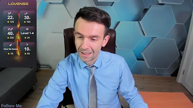 Snapshot of SteveTiger chatting on November 28, 2025, 8:14 am SteveTiger online show from November 28, 2025, 8:14 am