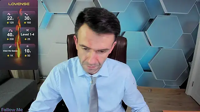 Snapshot of SteveTiger chatting on December 1, 2025, 1:45 pm SteveTiger online show from December 1, 2025, 1:45 pm