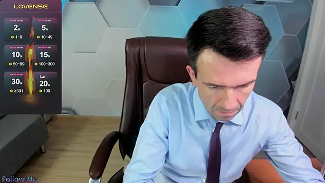 Snapshot of SteveTiger chatting on December 4, 2025, 1:54 pm SteveTiger online show from December 4, 2025, 1:54 pm