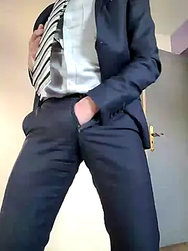 Snapshot of Justforoneday chatting on January 28, 2025, 12:32 pm Justforoneday online show from January 28, 2025, 12:32 pm