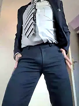 Snapshot of Justforoneday chatting on December 6, 2024, 11:49 am Justforoneday online show from December 6, 2024, 11:49 am