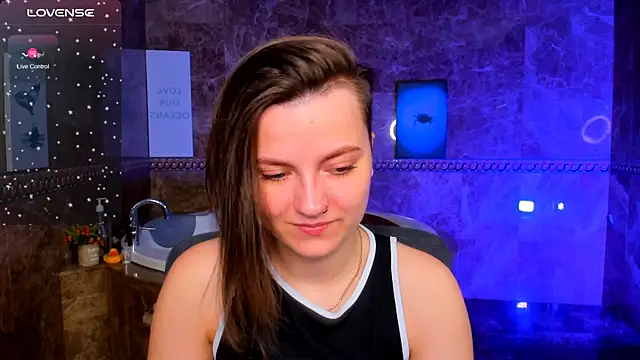 MelindaTin online show from April 17, 2026, 1:08 am