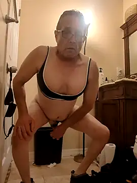 Snapshot of bobby69cock chatting on June 12, 2026, 9:40 am bobby69cock online show from June 12, 2026, 9:40 am