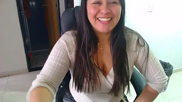 Ixchel Anaid online show from October 17, 2025, 5:15 pm