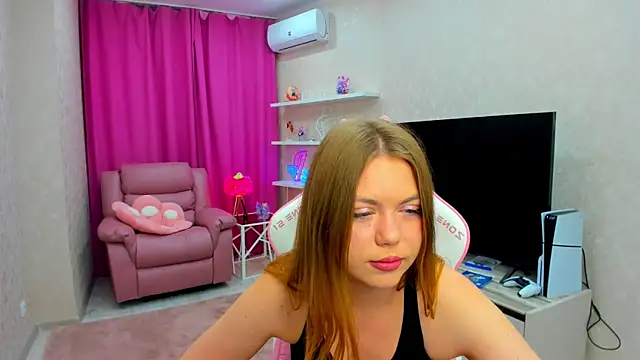 Strawberrye online show from November 25, 2025, 3:29 am