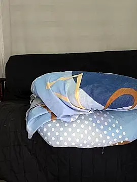 Snapshot of estrella_tasty chatting on February 26, 2026, 1:27 am estrella tasty online show from February 26, 2026, 1:27 am