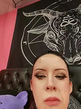 Snapshot of EVILYN chatting on March 15, 2025, 4:35 am EVILYN online show from March 15, 2025, 4:35 am