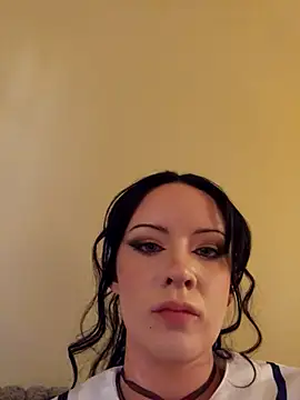 Snapshot of EVILYN chatting on September 19, 2025, 10:36 pm EVILYN online show from September 19, 2025, 10:36 pm