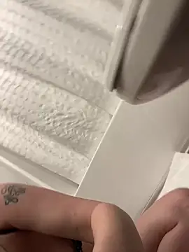 Venusgotdabooty online show from February 17, 2025, 4:31 am