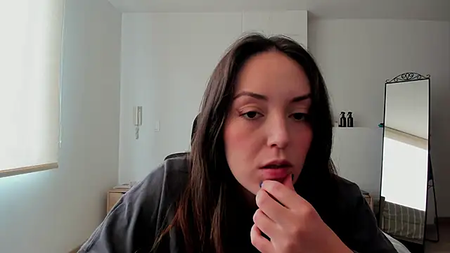 Snapshot of molly_marmalade_ chatting on March 19, 2025, 4:45 pm molly marmalade online show from March 19, 2025, 4:45 pm