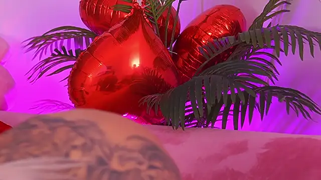 Snapshot of fallingangel chatting on February 12, 2026, 5:34 pm fallingangel online show from February 12, 2026, 5:34 pm