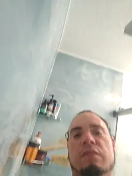 latinoflpr online show from November 12, 2025, 2:37 am