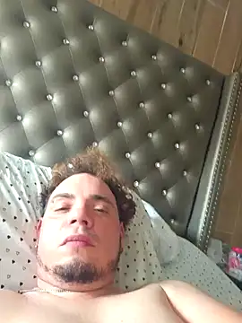 latinoflpr online show from January 7, 2026, 9:09 pm