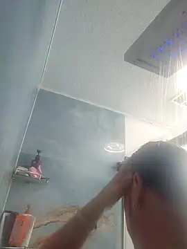 latinoflpr online show from September 30, 2025, 3:12 am