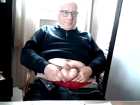 Snapshot of johnjohn622662 chatting on April 18, 2026, 3:25 pm johnjohn622662 online show from April 18, 2026, 3:25 pm