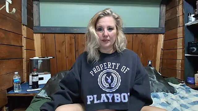 lisaxlovexxx online show from March 23, 2026, 3:12 pm