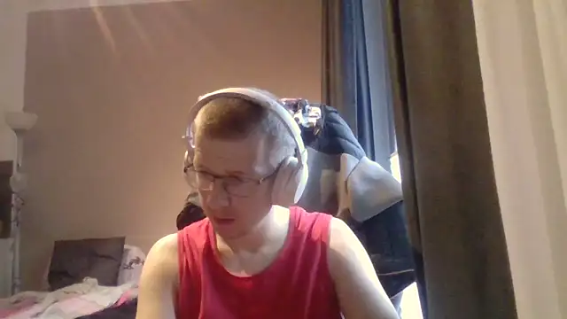 Snapshot of David250692 chatting on June 9, 2026, 5:52 am David250692 online show from June 9, 2026, 5:52 am
