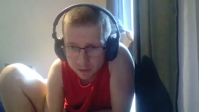 Snapshot of David250692 chatting on June 11, 2026, 9:39 am David250692 online show from June 11, 2026, 9:39 am