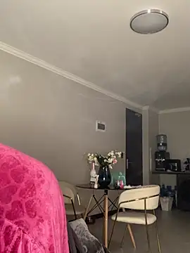 CurvyDesire1 online show from April 16, 2026, 9:39 pm