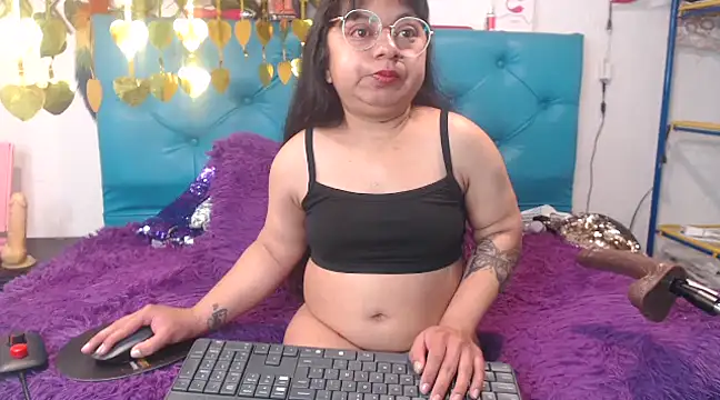 Snapshot of SARAWILLS chatting on March 11, 2025, 1:34 pm SARAWILLS online show from March 11, 2025, 1:34 pm