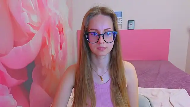 Snapshot of AliceAdams chatting on May 6, 2026, 6:39 am AliceAdams online show from May 6, 2026, 6:39 am