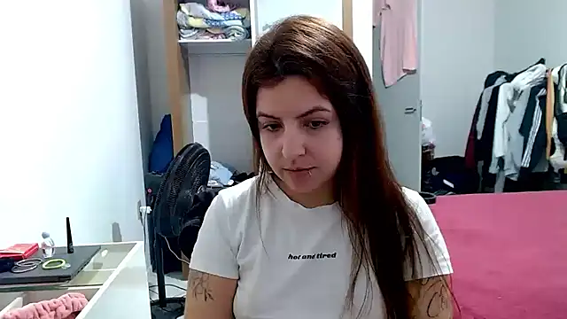 Snapshot of chelbyy chatting on September 22, 2025, 10:38 pm chelbyy online show from September 22, 2025, 10:38 pm