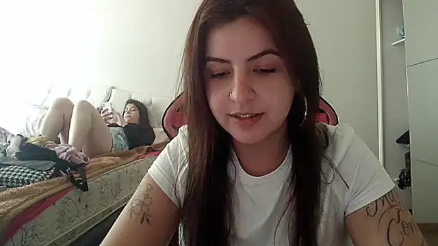 Snapshot of chelbyy chatting on October 22, 2025, 4:28 pm chelbyy online show from October 22, 2025, 4:28 pm