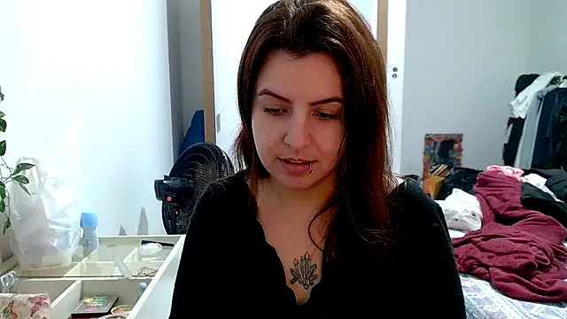 Snapshot of chelbyy chatting on October 2, 2025, 4:05 am chelbyy online show from October 2, 2025, 4:05 am