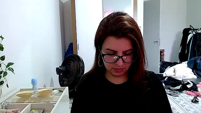 Snapshot of chelbyy chatting on October 2, 2025, 5:49 pm chelbyy online show from October 2, 2025, 5:49 pm