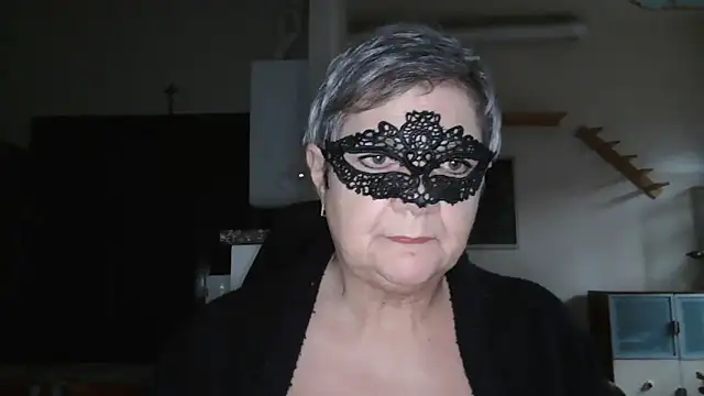 Snapshot of simona60 chatting on January 27, 2025, 2:13 pm simona60 online show from January 27, 2025, 2:13 pm