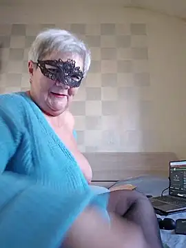 Snapshot of simona60 chatting on November 22, 2025, 2:27 pm simona60 online show from November 22, 2025, 2:27 pm