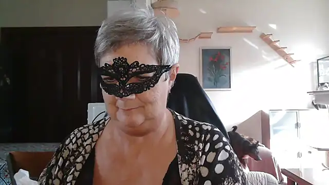 Snapshot of simona60 chatting on October 3, 2025, 1:23 pm simona60 online show from October 3, 2025, 1:23 pm
